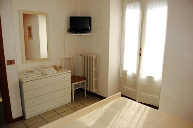 Albergo Del Cacciatore Cremeno Δωμάτιο φωτογραφία
