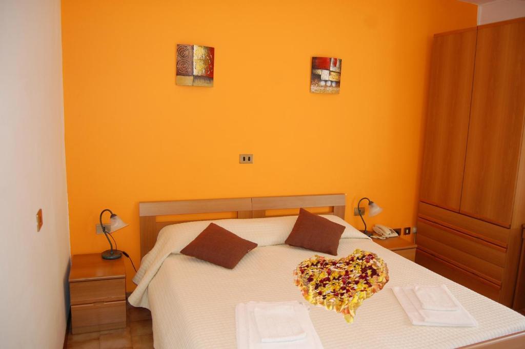 Albergo Del Cacciatore Cremeno Δωμάτιο φωτογραφία