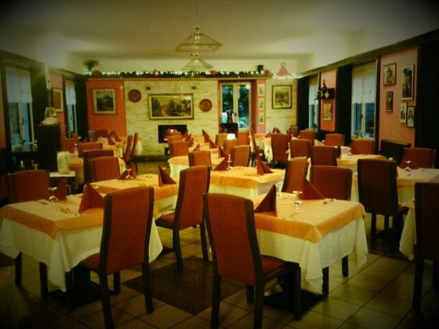 Albergo Del Cacciatore Cremeno Εξωτερικό φωτογραφία